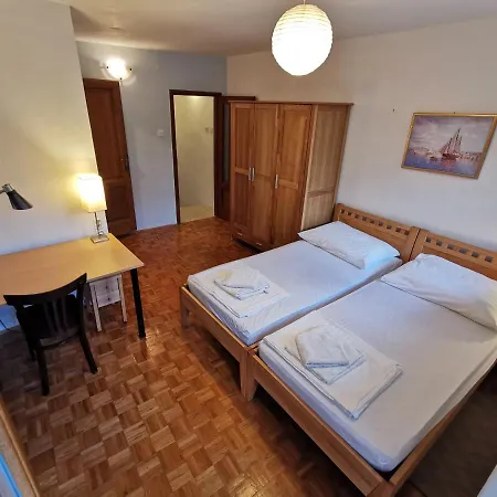 Authentico Deluxe Stari Grad Holiday home